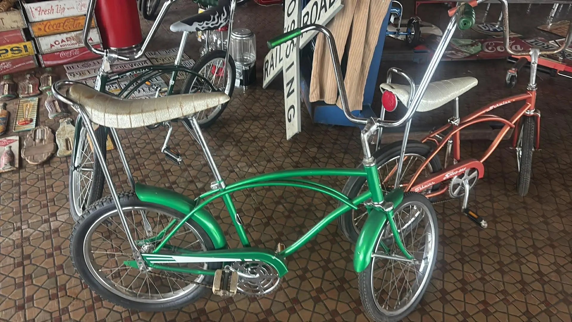 VELO HAFFY VERT Authentic 70' AMERICAN IRON - Authentic US Imports