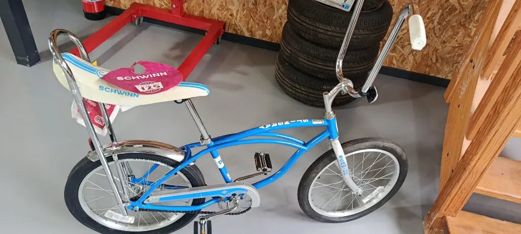 VELO SCHWINN BLEU NEUF