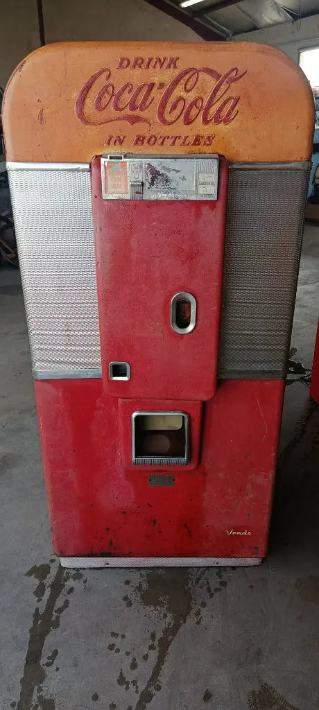 DISTRIBUTEUR VENDO Coca Cola XV80C