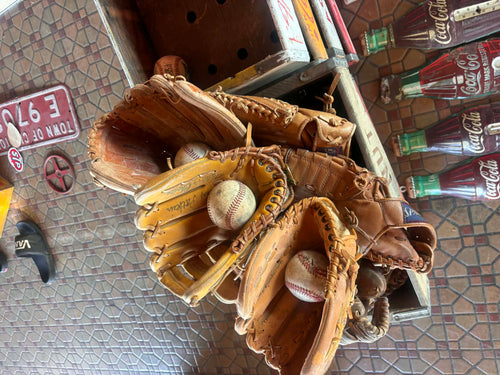 GANT BASEBALL ET SA BALLE AMERICAN IRON - Authentic US Imports